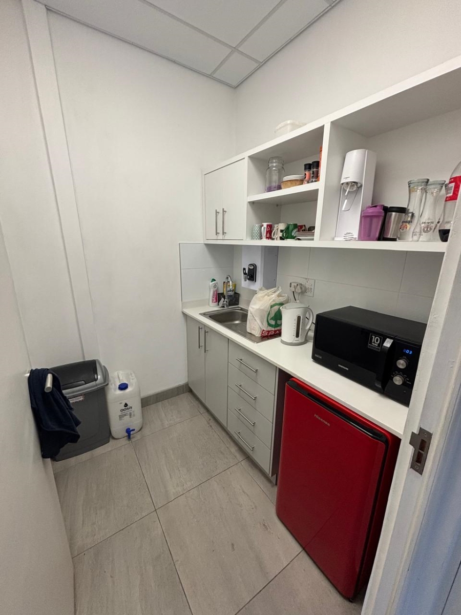 To Let commercial Property for Rent in Bonnie Brae Western Cape